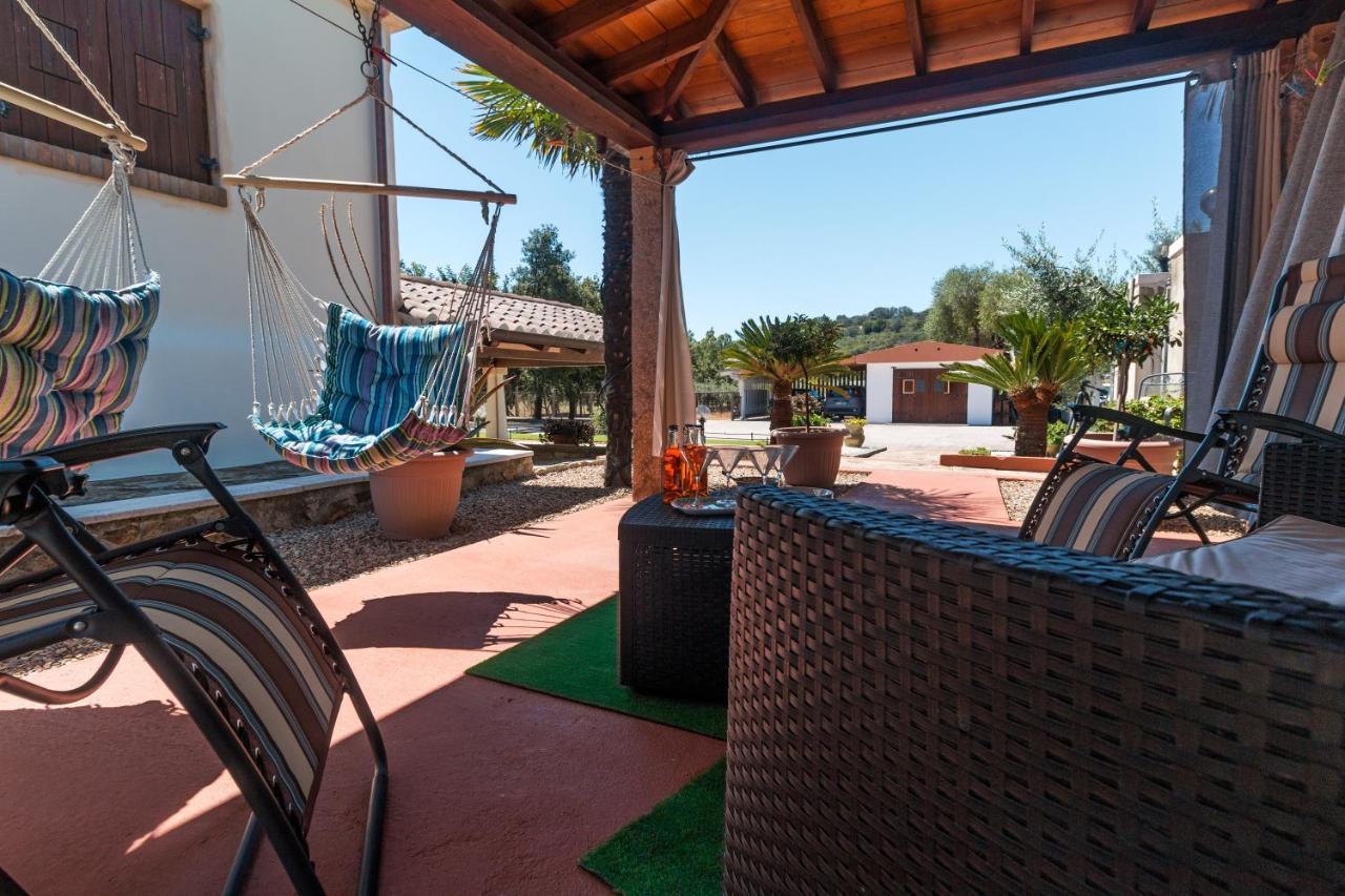 Vacanze A Villa Орозеи Екстериор снимка