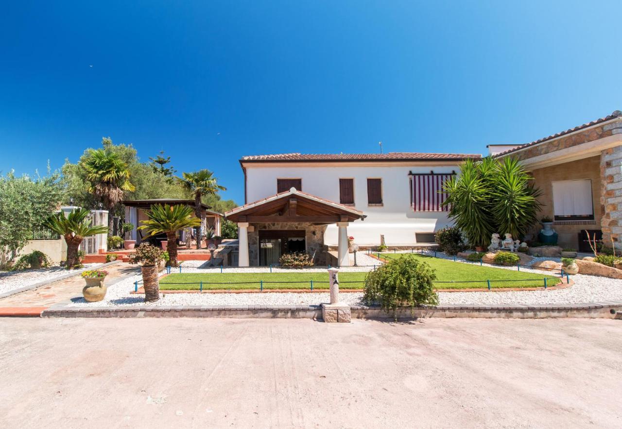 Vacanze A Villa Орозеи Екстериор снимка