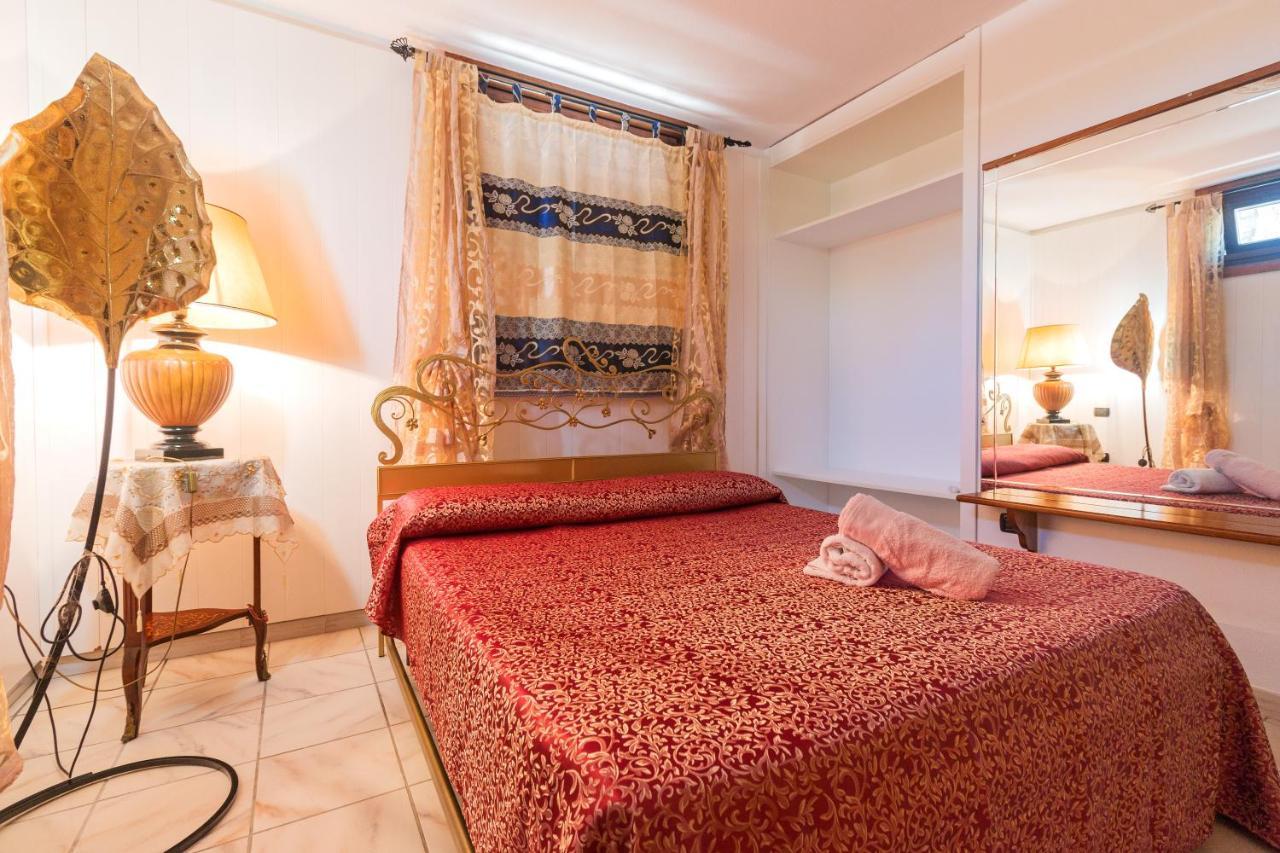 Vacanze A Villa Орозеи Екстериор снимка